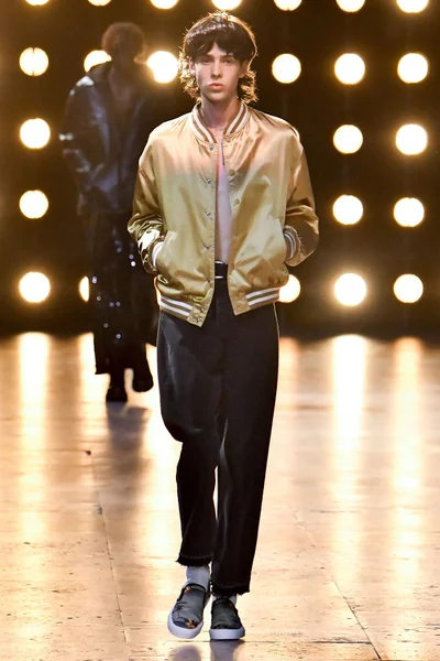 Look 43